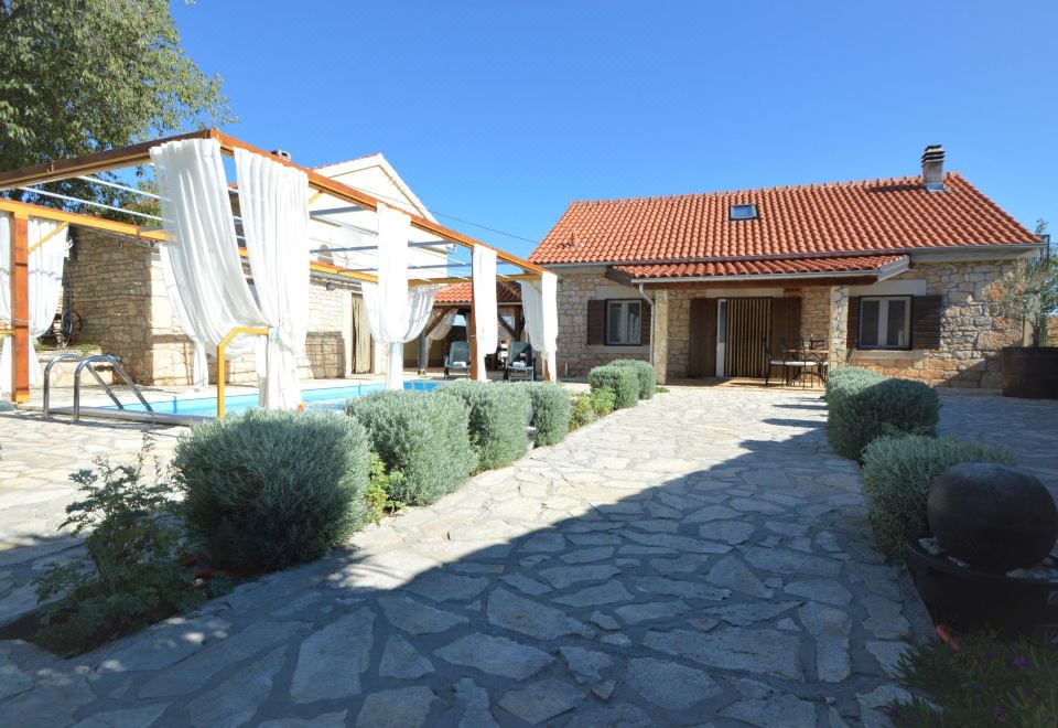 Hotel Marija, Exterior, Garden