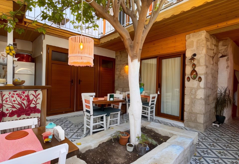 Hotel Eskikent Alaçatı, Exterior, Garden