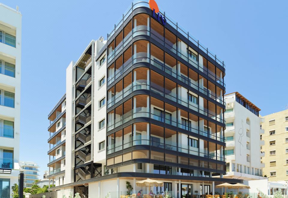Hotel LIV Mackenzie Beach Suites, Exterior, Hotel Exterior
