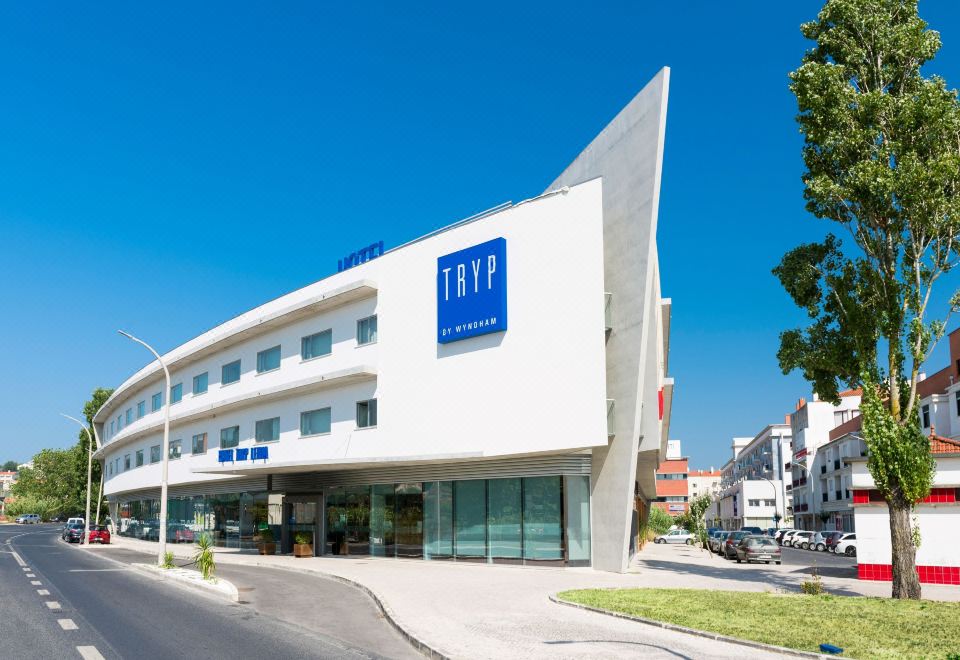 Hotel Tryp by Wyndham Leiria, Exterior, Hotel Exterior