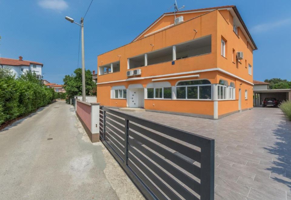 Hotel Comfort Apartments with Pool in Medulin, Exterior, Hotel Exterior