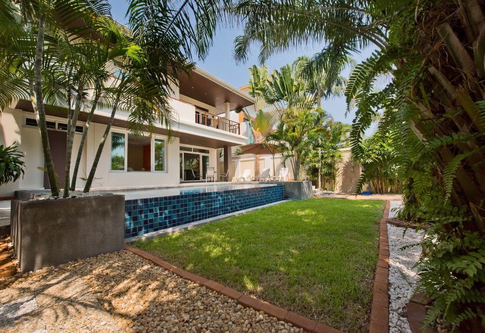 Hotel Tropicana Pool Villa, Exterior, Garden