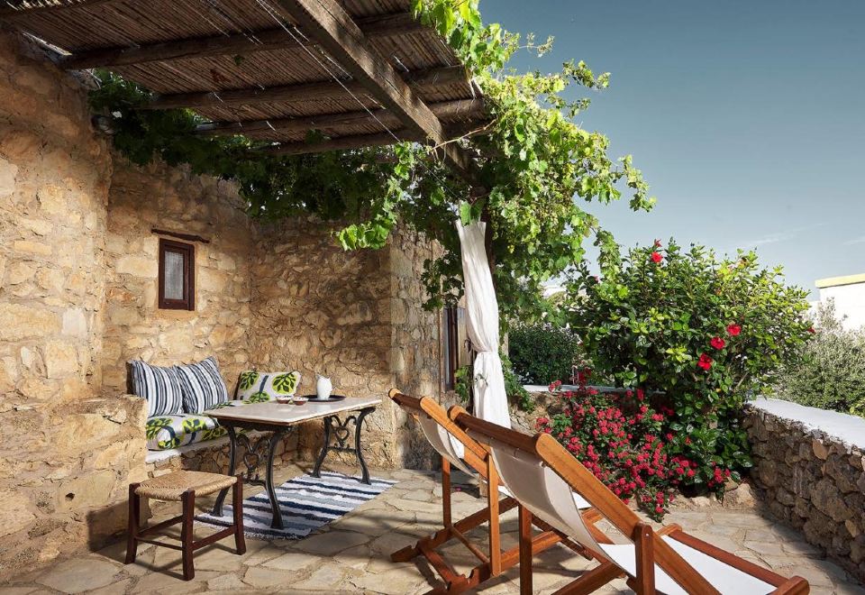 Hotel Koutsounari Traditional Cottages, Exterior, Garden