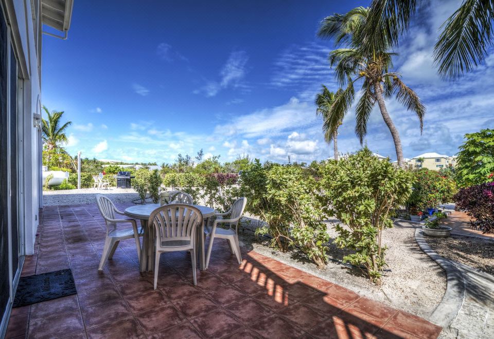 Hotel Grace Bay Beach Ocean Villas, Exterior, Garden