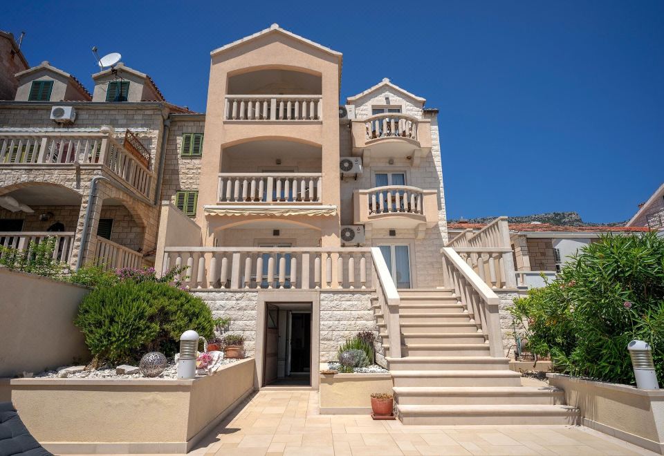 Hotel Hektorović, Exterior, Hotel Exterior