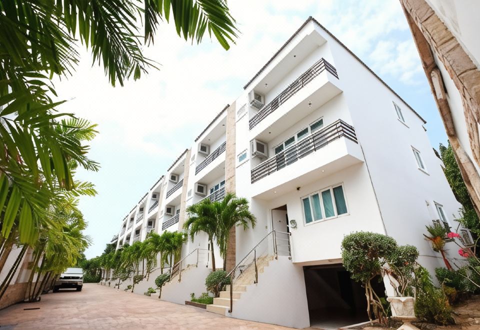 Hotel Wongamat Pool Villas by Pattaya Sunny Rentals, Exterior, Hotel Exterior