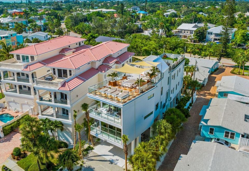 Hotel Elevated Perspective, Exterior, Hotel Exterior