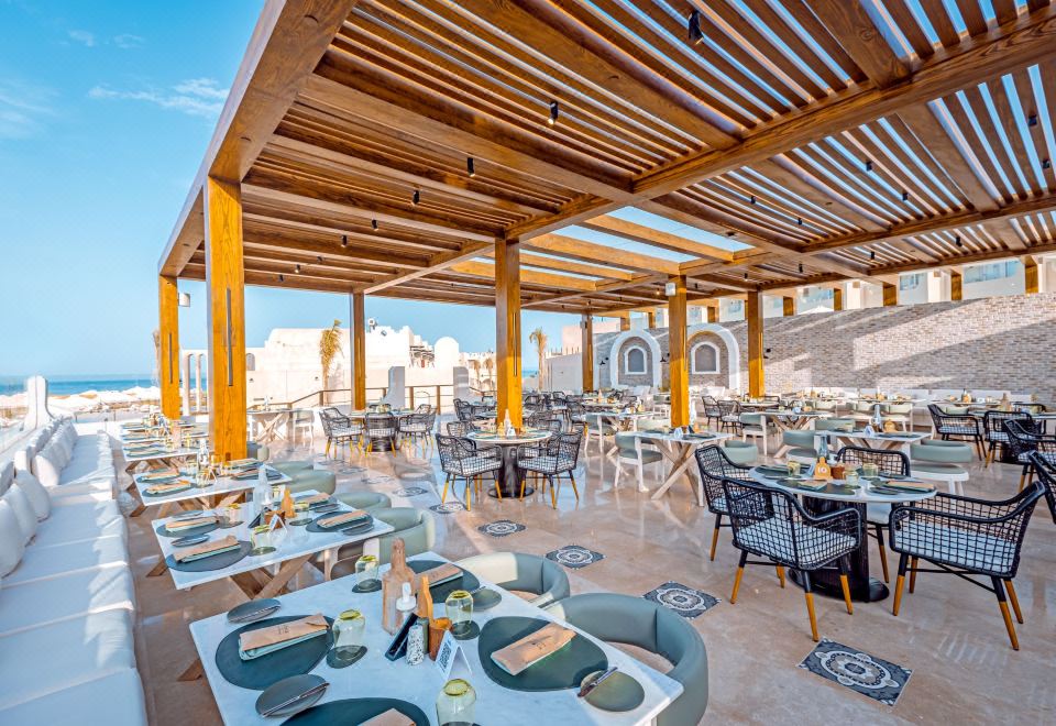 Hotel Sunrise Anjum Resort, Dining, Restaurant