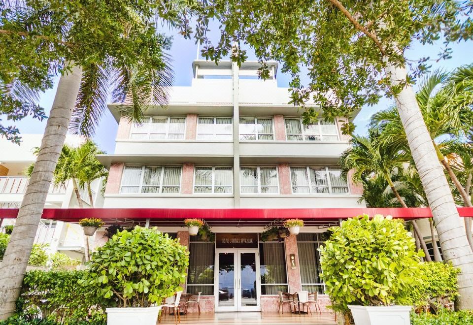 Hotel Crest Hotel Suites, Exterior, Hotel Exterior