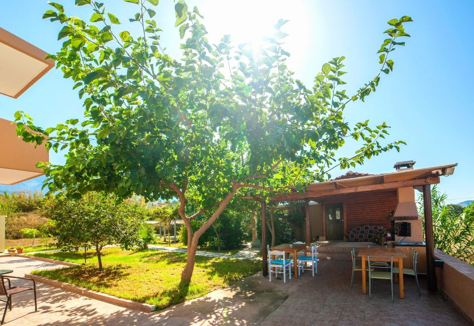 Hotel Island Suites, Exterior, Garden