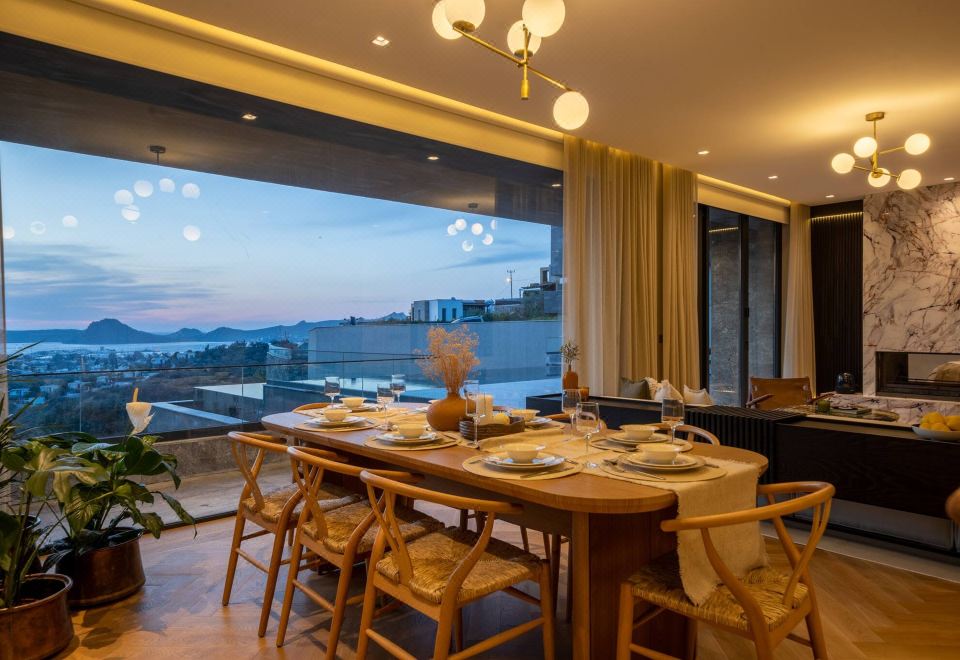 Hotel Hills Deluxe - Relaxed Luxury in Style and Serenity, Dining, Restaurant