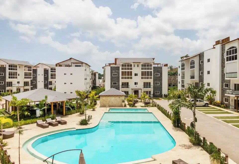 Hotel Bamboo Apartment, Leisure & Recreation, Outdoor Swimming Pool