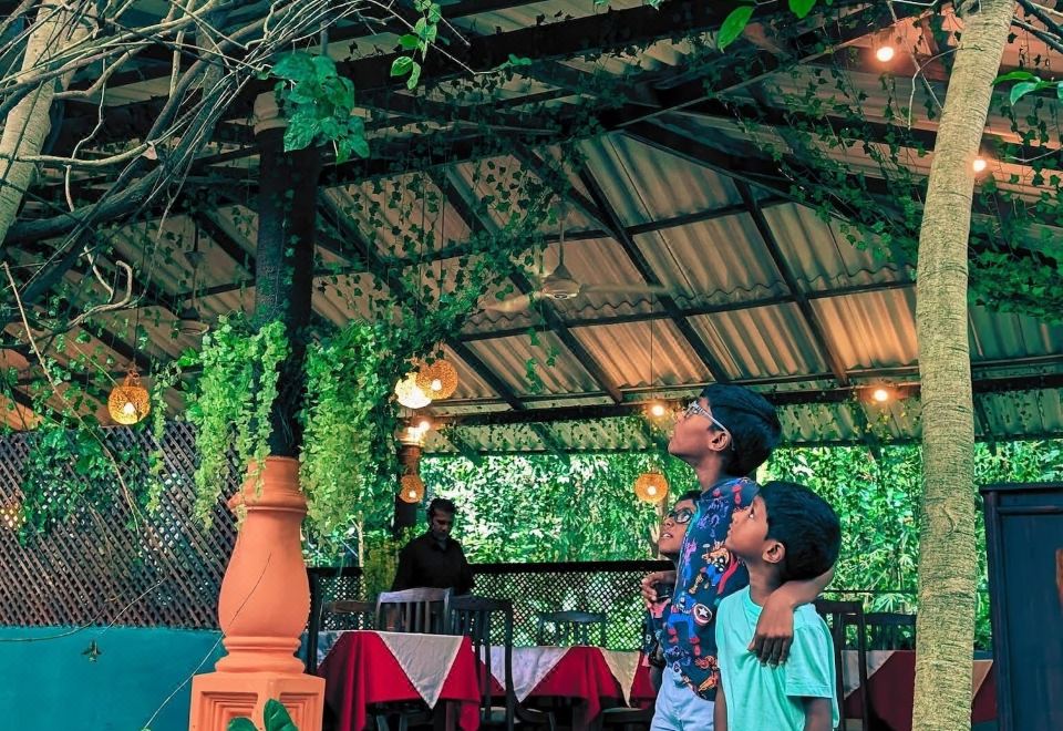 Hotel Sundaras Family Suites, Exterior, Garden