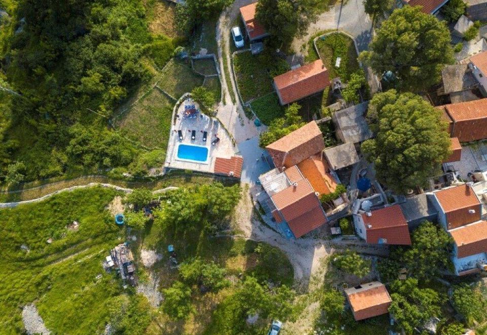 Hotel Villa in Tučepi with Pool Near Seabeach, Exterior, Hotel Exterior