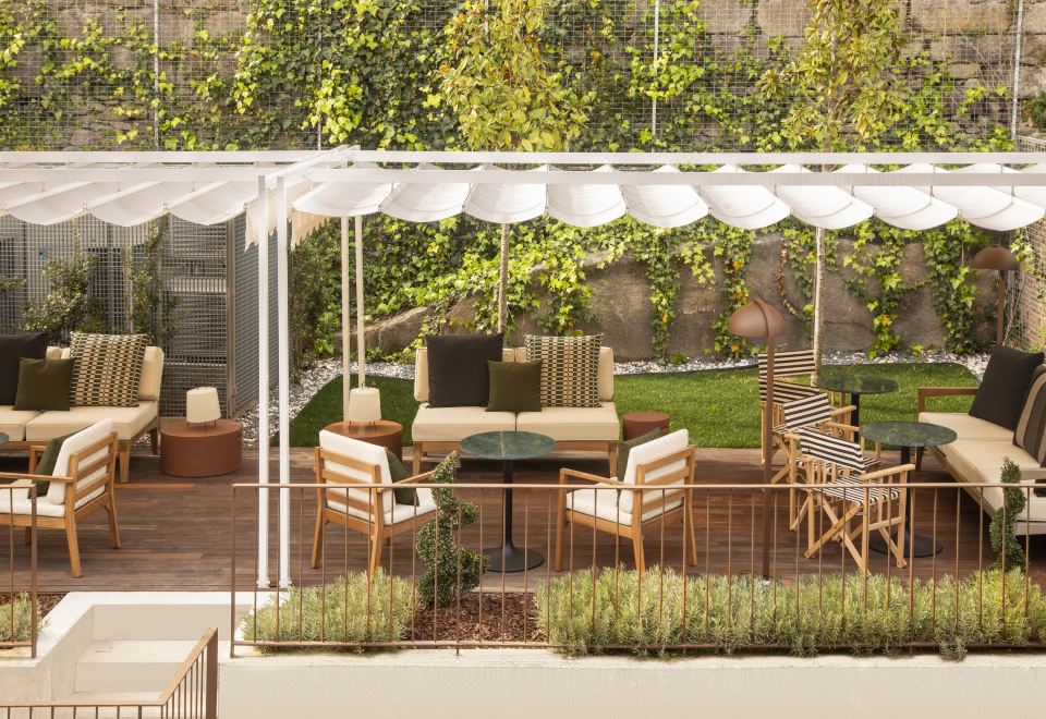Hotel Fontinha Porto, Trademark Collection by Wyndham, Exterior, Garden