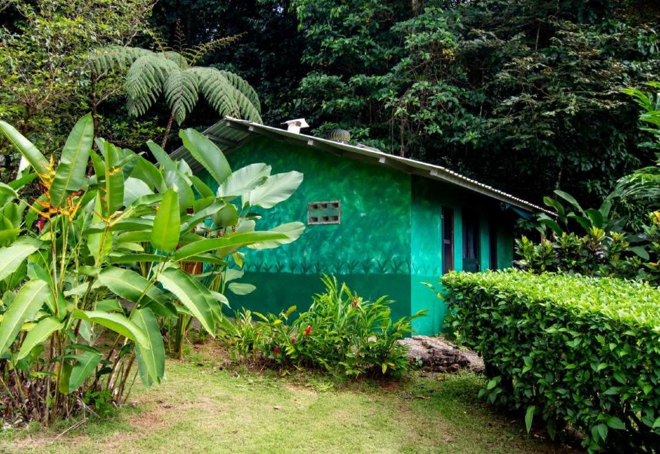 Hotel Saladero Ecolodge, Exterior, Garden