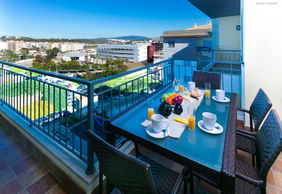 Hotel B26 - Palmeiras Top-Floor Apartment, Dining, Restaurant