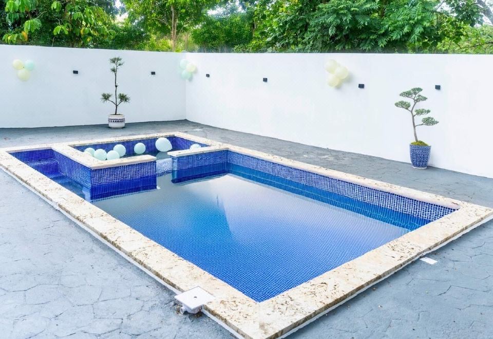 Hotel Centrally Located in El Pino la Vega, Space for 8 or More Guest, Heated Pool, Leisure & Recreation, Outdoor Swimming Pool