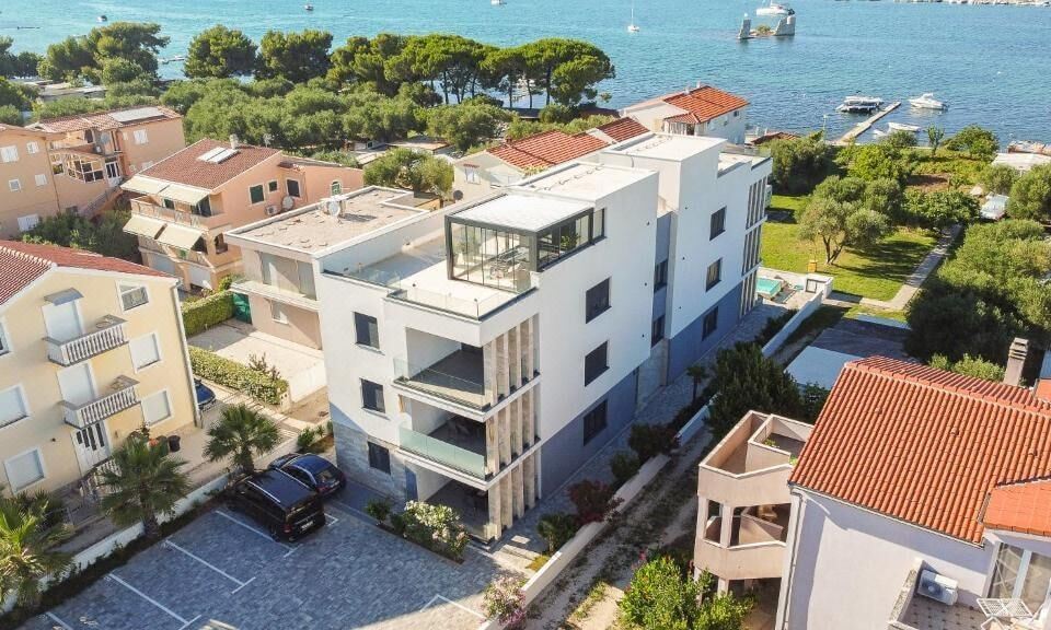 Hotel La Vista Azure by Belmont Realty, Exterior, Hotel Exterior