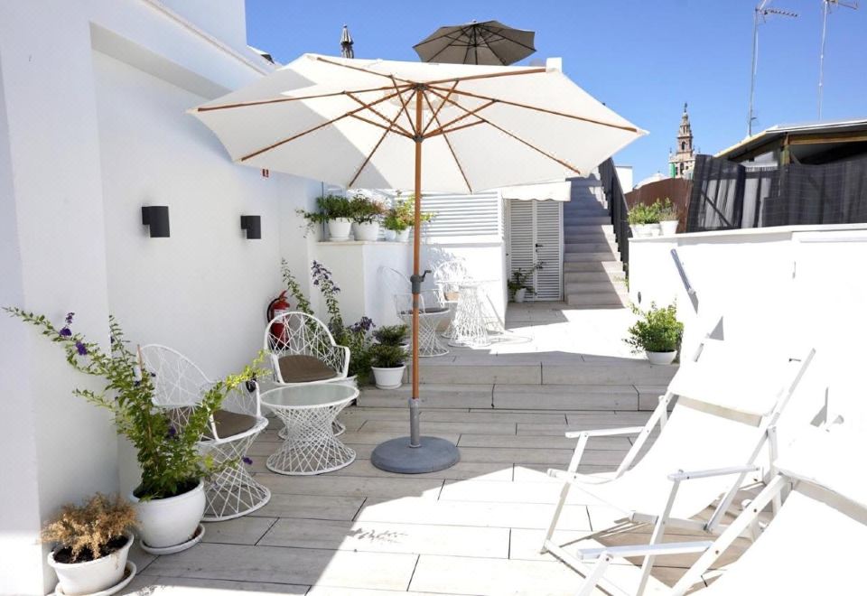 Hotel Amadeus Sevilla, Exterior, Garden
