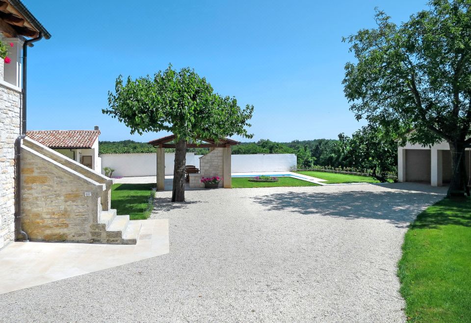 Hotel Juste & Roza, Exterior, Garden