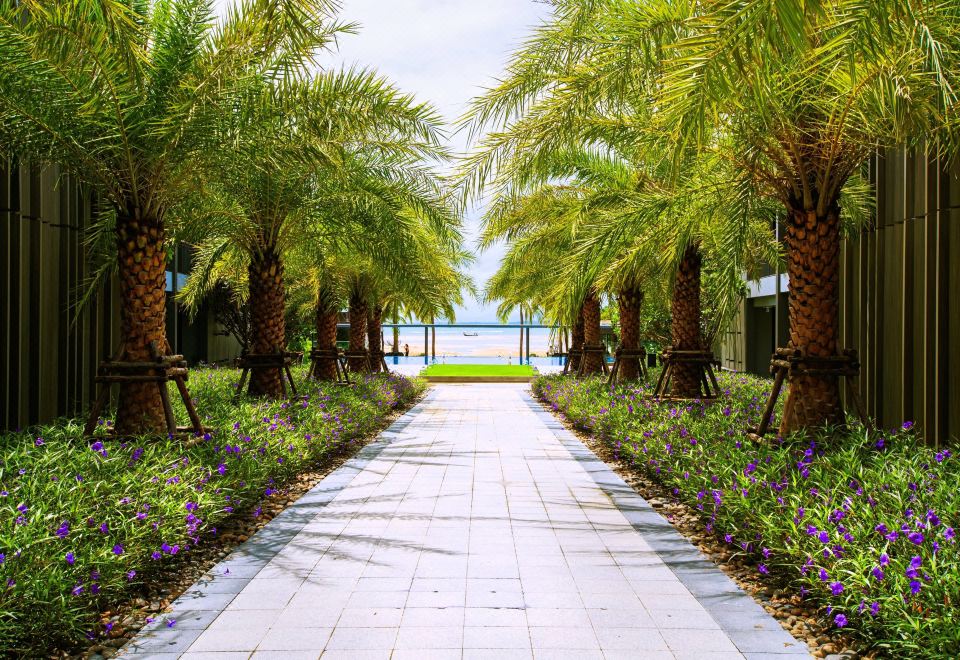 Hotel Phuket Marriott Resort and Spa, Nai Yang Beach, Exterior, Giardino