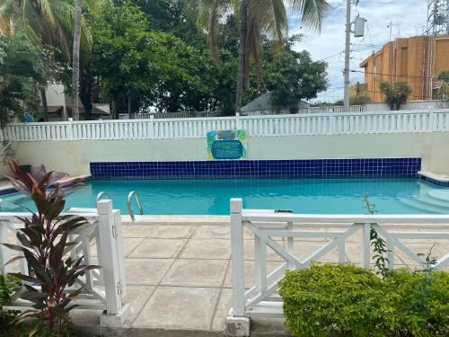 Hotel Finest Accommodation Renfrew Place 4-12 Renfrew Rd 2 Bedroom 2 Bat Apt # 15 New Kinston Jamaica, Leisure & Recreation, Outdoor Swimming Pool