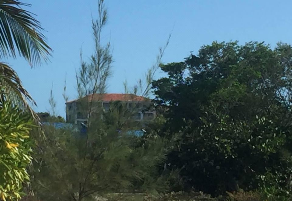 Hotel Amazing Grace Bay Views, Terraces, Pools & Location! Walk to Beach, Restaurants., Exterior, Hotel Exterior