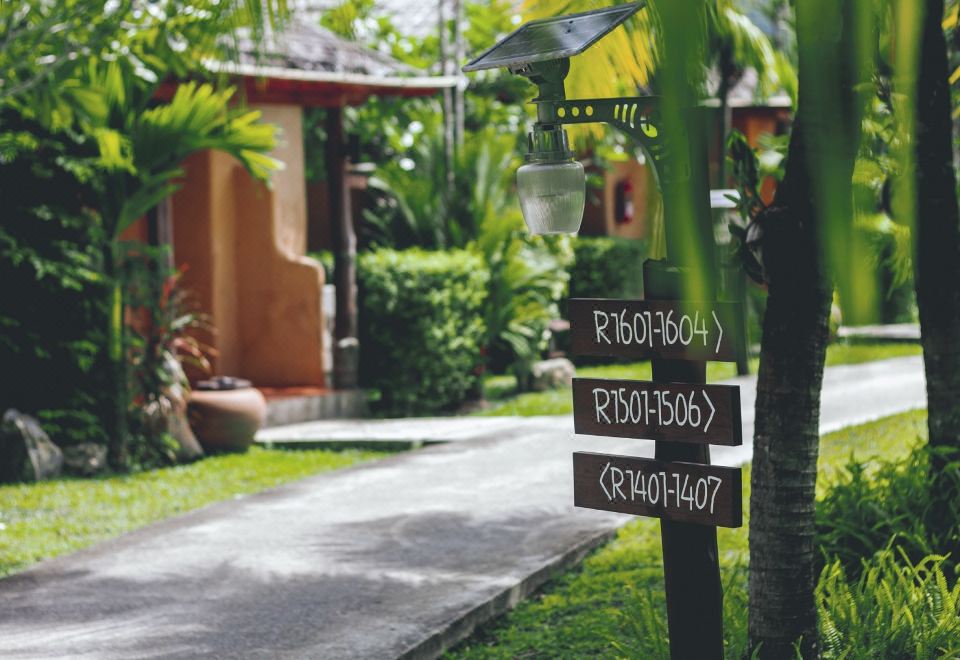 Hotel Ban Sainai Resort, Exterior, Garden
