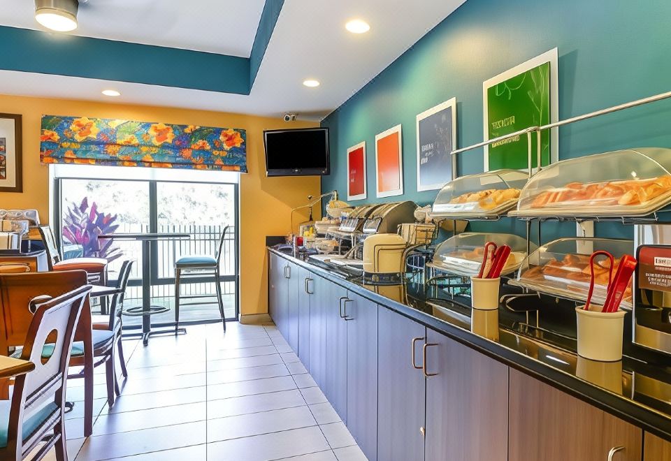Hotel Comfort Suites Tampa - Brandon, Dining, Restaurant