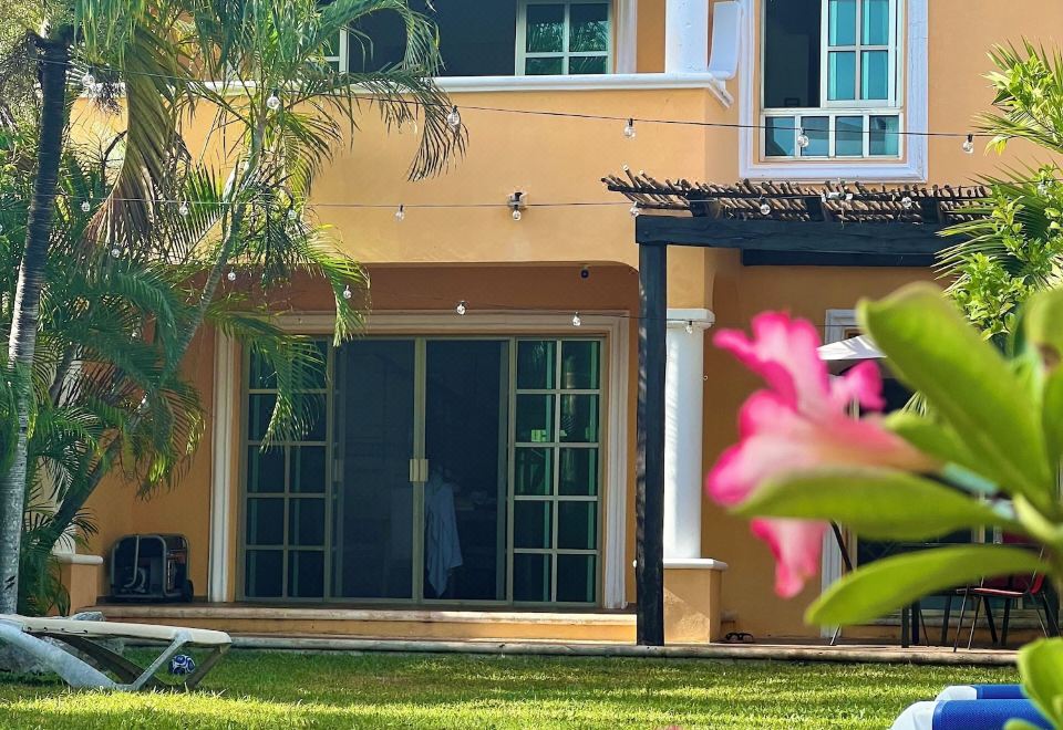 Hotel Cancun-Soho, Exterior, Garden