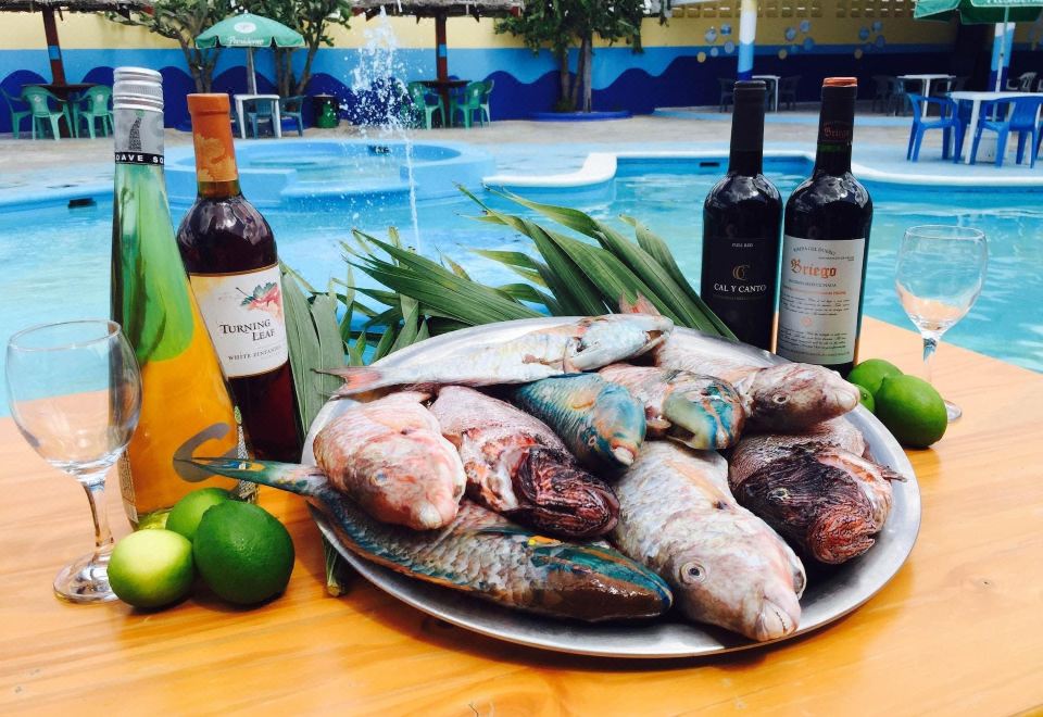 Hotel Sol Azul, Dining, Cuisine