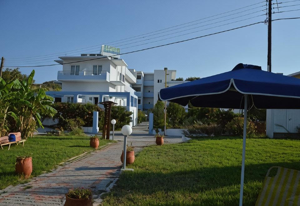 Hotel Elpida Beach Studios, Exterior, Garden
