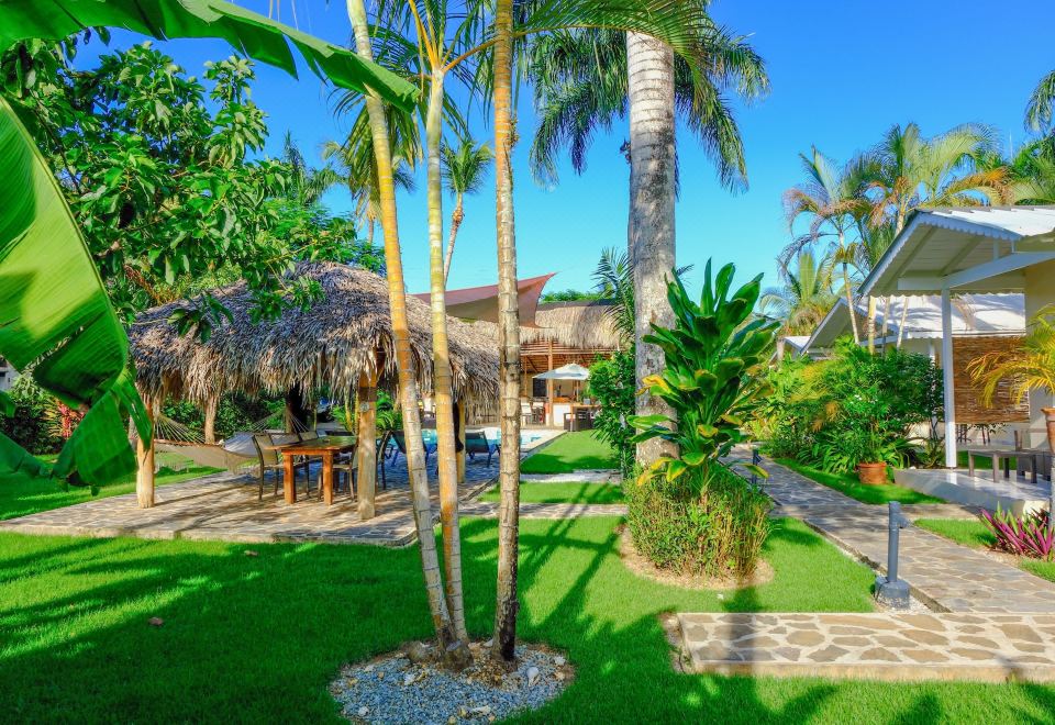 Hotel Enjoy, Exterior, Garden