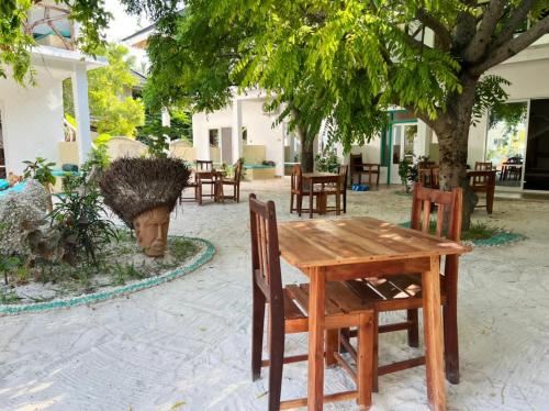 Hotel Frangi'Pwani, Exterior, Garden