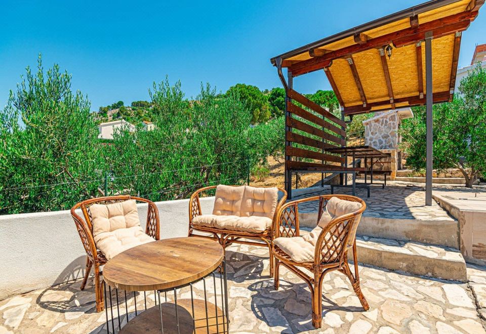 Hotel Holiday Home Happy Holiday, Exterior, Garden