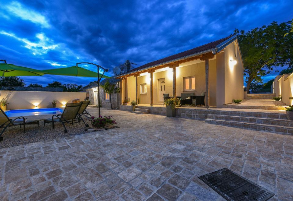 Hotel Villa Outback ZadarVillas, Exterior, Garden