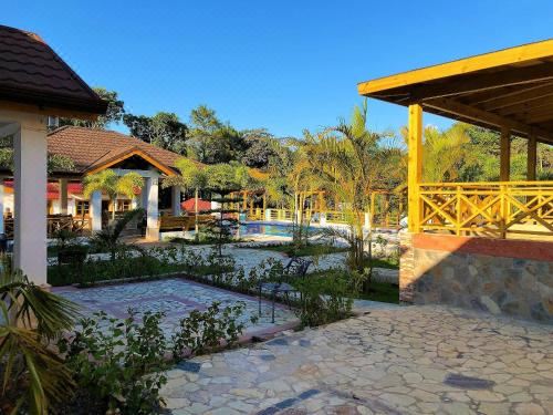 Hotel Villa Yisbel by Hospedify - Villa Con Piscina, Jacuzzi, Mesa de Billas, y Cancha de Basketball, Exterior, Garden