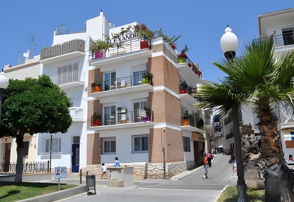 Hotel Alexandra Sitges, Exterior, Hotel Exterior