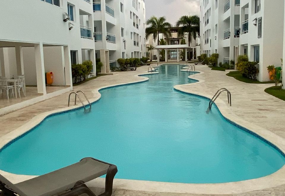 Hotel Penthouse with Rooftop and Pool & Beach Access, Leisure & Recreation, Outdoor Swimming Pool