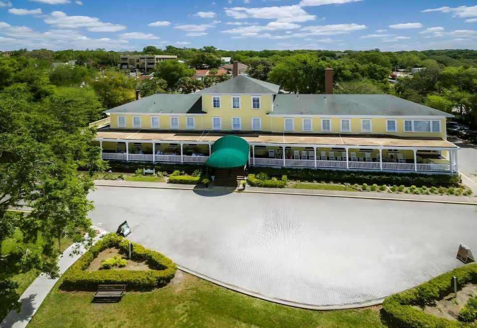 Hotel Lakeside Inn on Lake Dora, Exterior, Hotel Exterior