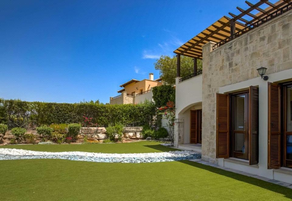 Hotel Fantastic Junior Villa CZ02 Salamis with Gorgeous Views, Aphrodite Hills, Exterior, Garden