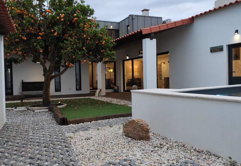 Hotel Laranjeira Das Loiras, Exterior, Garden