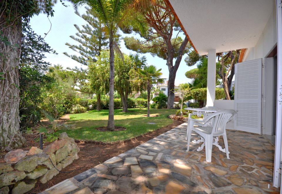 Hotel Delightful Single-Storey Villa, Private Pool, Free Air Conditioning and Wifi, Exterior, Garden