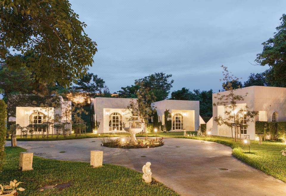 Hotel Villa La Flora Kanchanaburi, Exterior, Garden