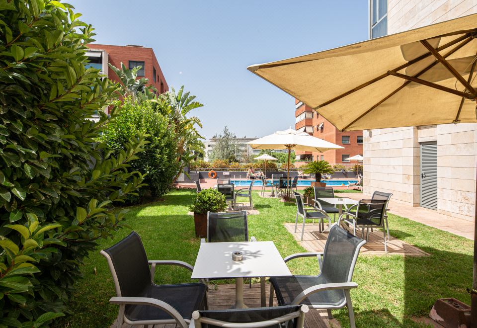 Hotel Sercotel Cornellà Barcelona, Exterior, Garden