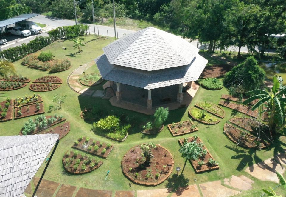 Hotel Anana Ecological Resort Krabi, Exterior, Giardino