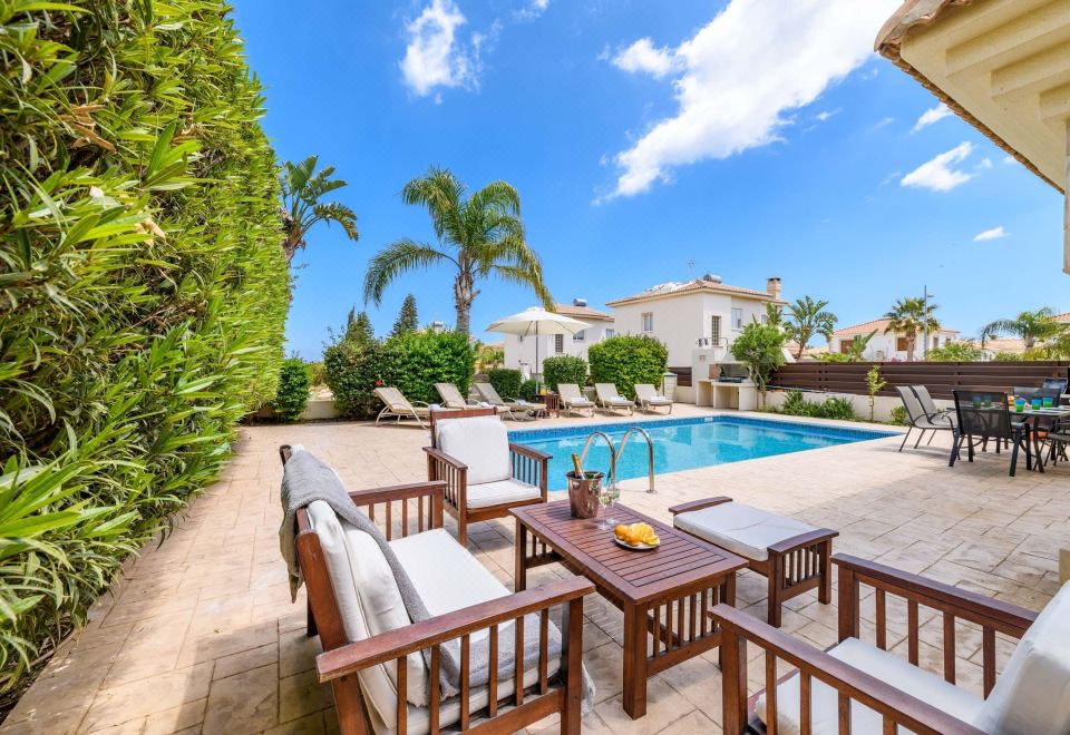 Hotel Villa Alexander, Leisure & Recreation, Outdoor Swimming Pool