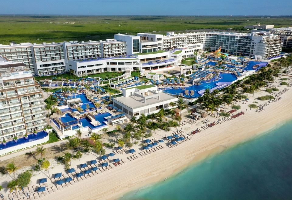 Hotel Royalton Splash Riviera Cancun Resort, Exterior, Hotel Exterior