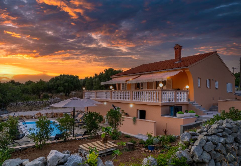 Hotel Villa Akulica with Heated Outdoor Pool and Seaview, Exterior, Hotel Exterior